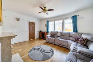Lounge- click for photo gallery